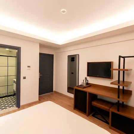 La Farine فتحية